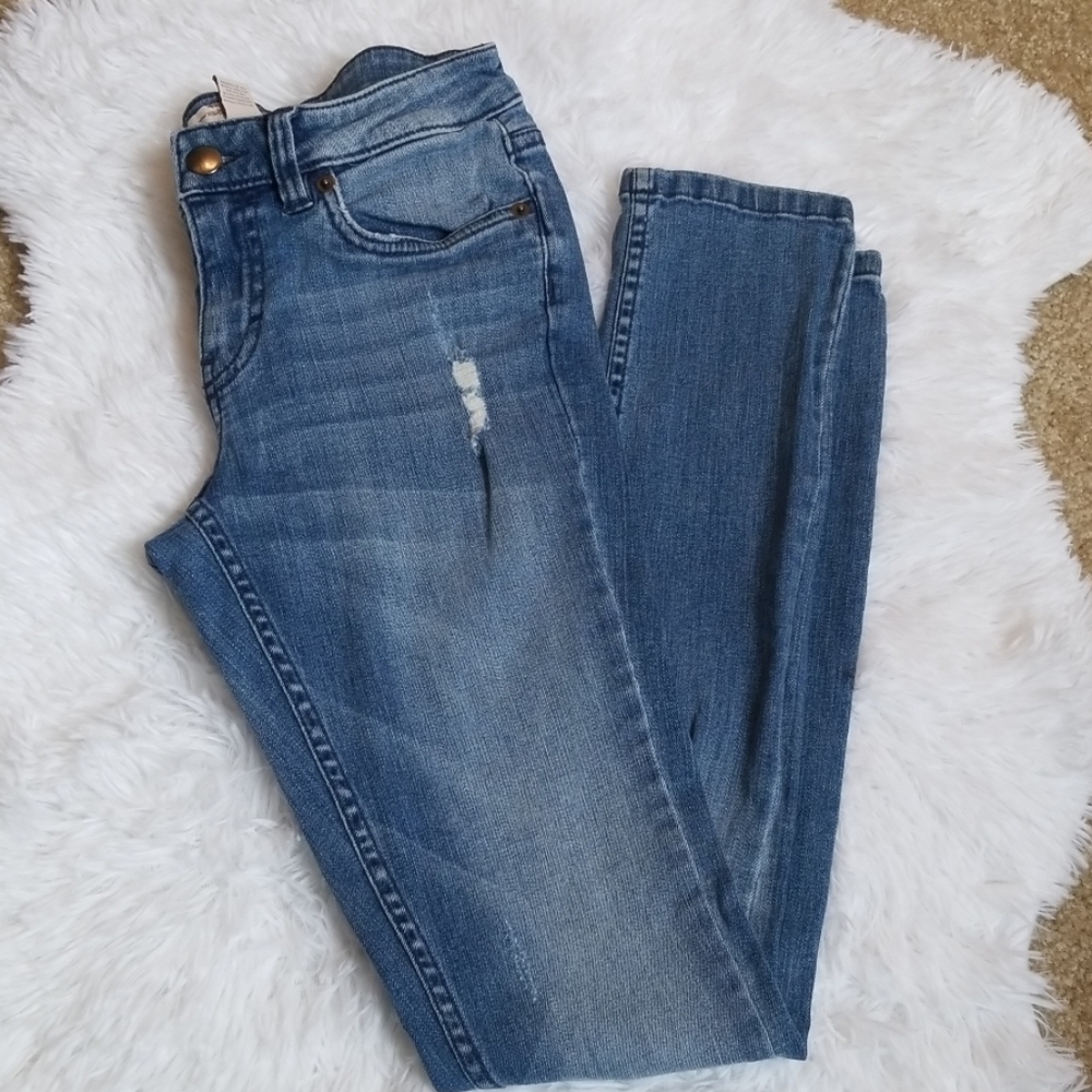 Forever 21 Skinny Distressed Jeans Size 24